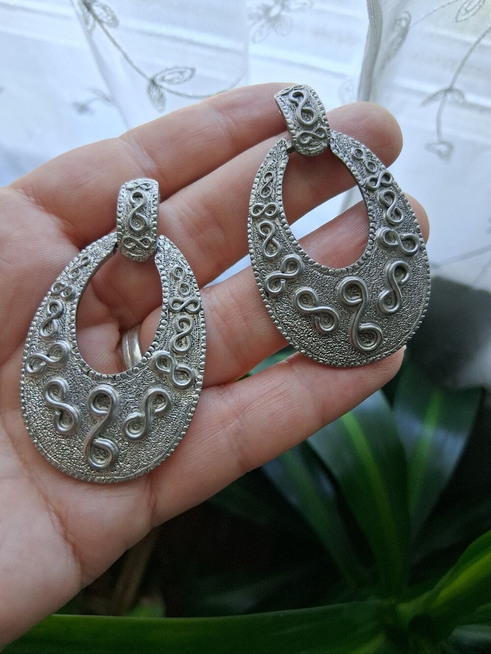 Silver Tone Filigree Earrings